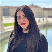 Ciao! Diplômée en histoire de l'art et actuellement en spécialisation à Toulouse, je propose des cours pour apprendre la langue et